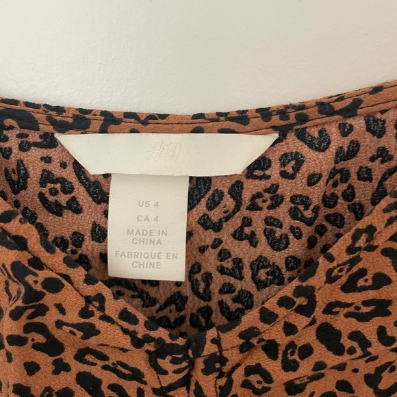 H&M  cropped tank, leopard. Size 4. - Picture 2 of 3